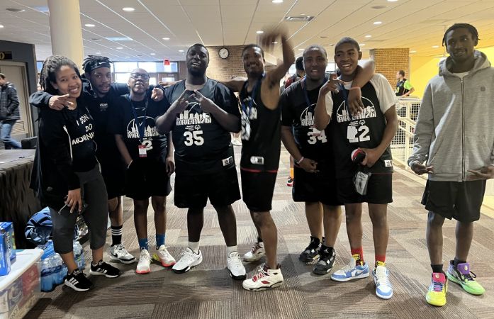  group picture of basketball team